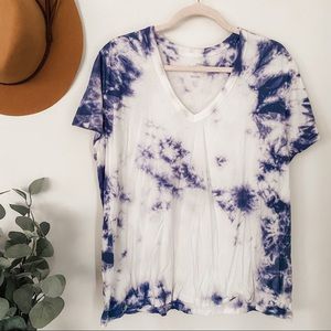 White & Blue Tie Dye V Neck T-shirt